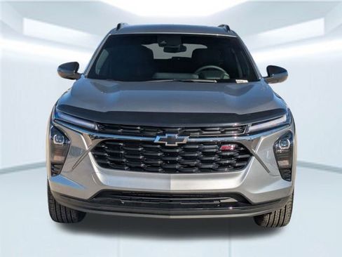 Used 2025 Chevrolet Trax RS w/ Driver Confidence Package image 10