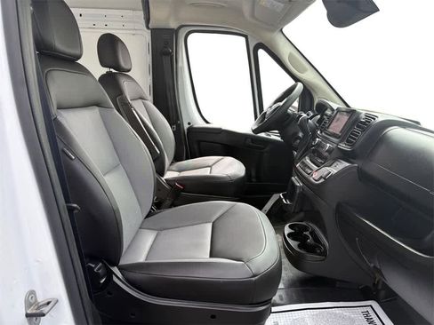 Used 2025 RAM ProMaster 2500 w/ Convenience Group image 10