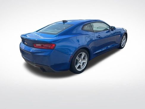 Used 2017 Chevrolet Camaro LT RWD image 4