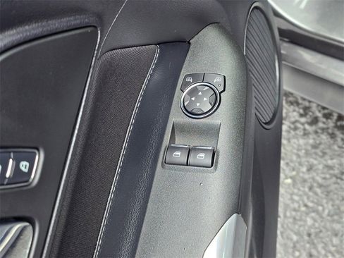 Used 2017 Ford Mustang Coupe image 12