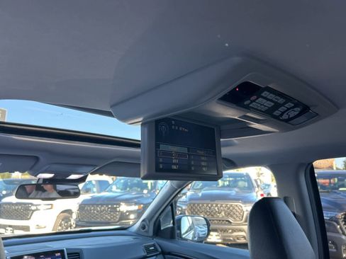 Used 2017 Honda Pilot Touring image 29