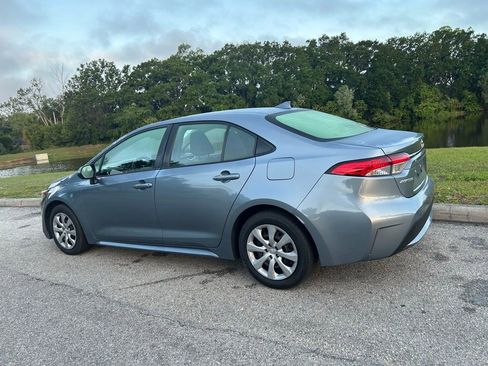 Used 2021 Toyota Corolla LE FWD image 4