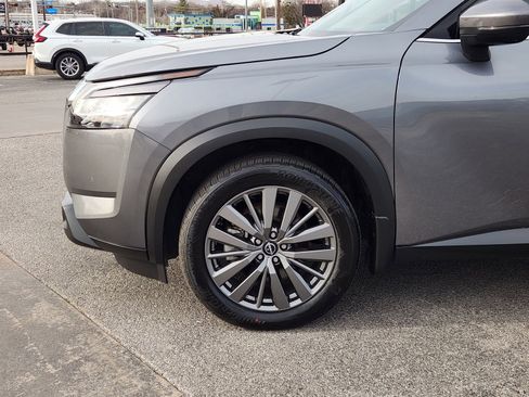 Used 2024 Nissan Pathfinder SL w/ SL Premium Package image 9