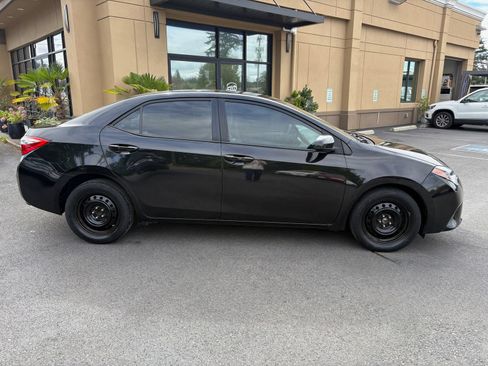 Used 2016 Toyota Corolla LE FWD image 7