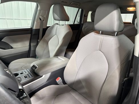 Used 2020 Toyota Highlander L AWD/4WD image 24