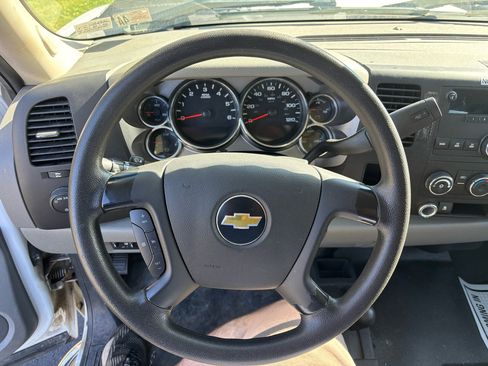 Used 2011 Chevrolet Silverado 2500 W/T w/ Snow Plow Prep Package image 25