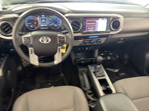 Used 2022 Toyota Tacoma SR5 RWD image 19