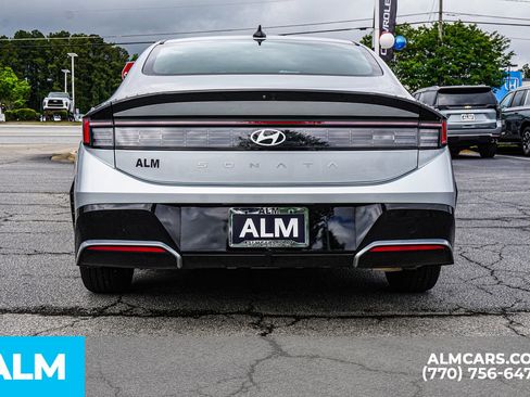 Used 2025 Hyundai Sonata SEL FWD image 13