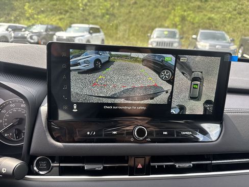 New 2025 Mitsubishi Outlander SE image 26