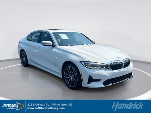 Used 2020 BMW 330i Sedan w/ Convenience Package RWD image 1