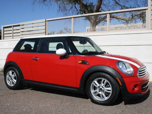 Used 2013 MINI Cooper Hardtop image 2