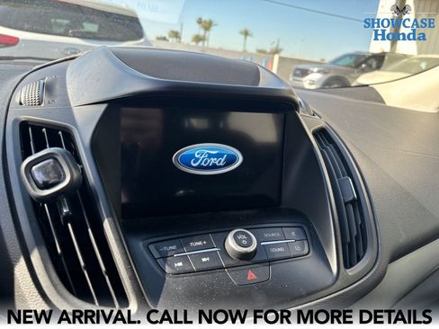 Used 2019 Ford Escape SEL image 10