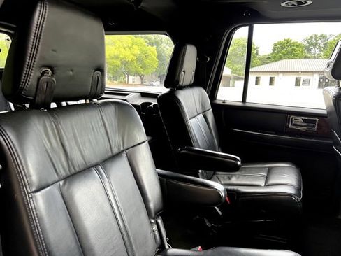 Used 2017 Lincoln Navigator L Select image 24