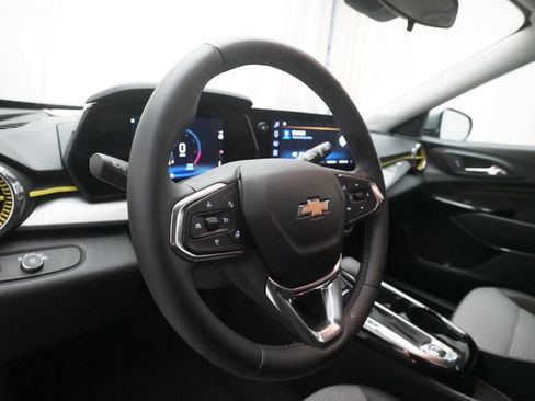 Used 2024 Chevrolet Trax LT w/ Driver Confidence Package FWD image 20