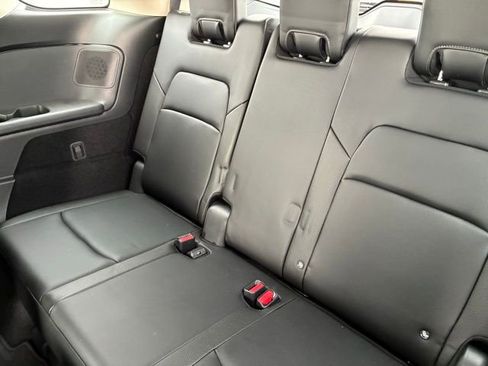 Certified 2024 Nissan Pathfinder SL w/ SL Premium Package image 19