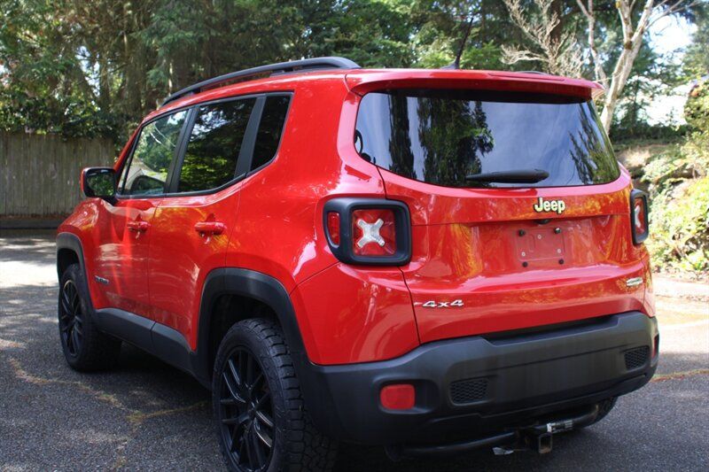 Used 2016 Jeep Renegade Latitude AWD/4WD image 3