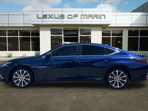 Used 2021 Lexus ES 300h w/ Premium Package FWD image 2