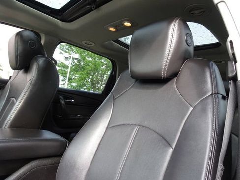 Used 2017 GMC Acadia Limited SLT AWD/4WD image 10