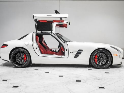Used 2012 Mercedes-Benz SLS AMG Coupe image 20