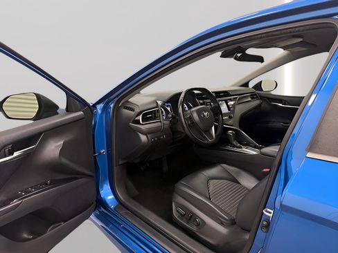 Used 2019 Toyota Camry SE FWD image 10
