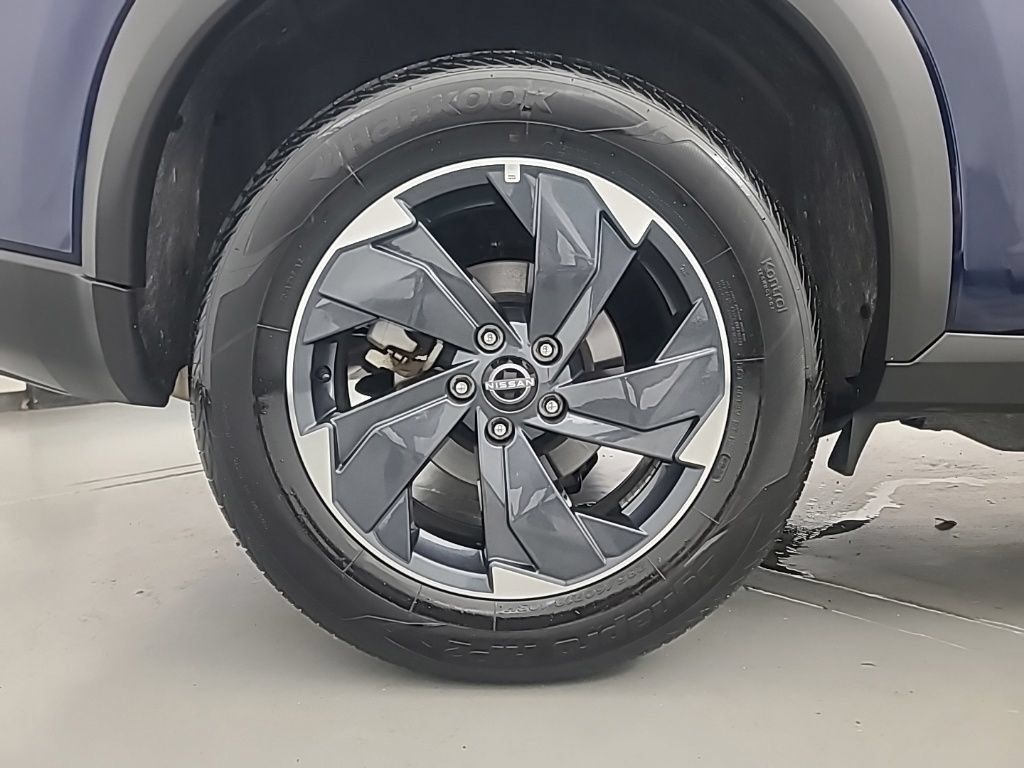 Used 2026 Nissan Rogue SV AWD/4WD image 10