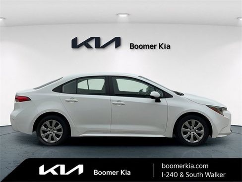 Used 2024 Toyota Corolla LE image 4