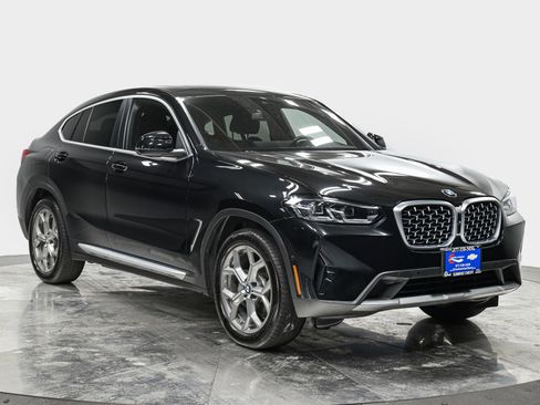Used 2023 BMW X4 xDrive30i w/ Premium Package image 9
