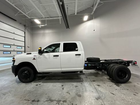 New 2026 RAM 3500 Tradesman image 9