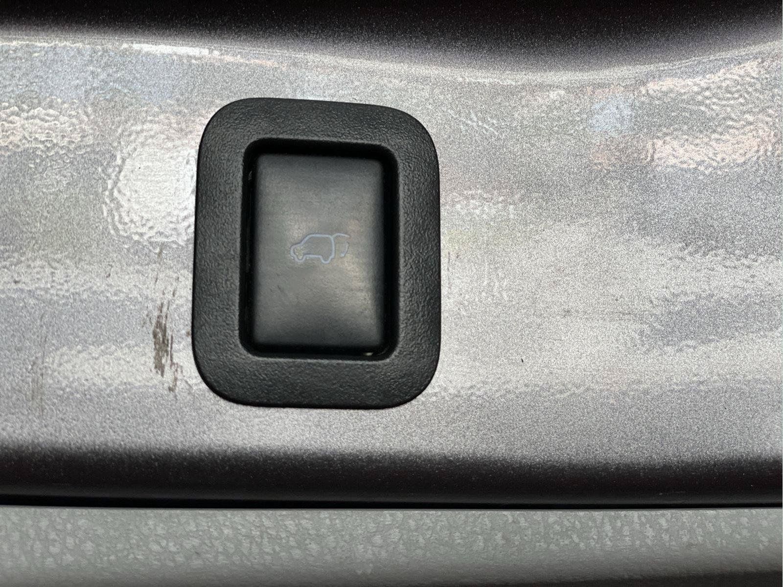 Used 2016 Toyota Highlander XLE AWD/4WD image 11