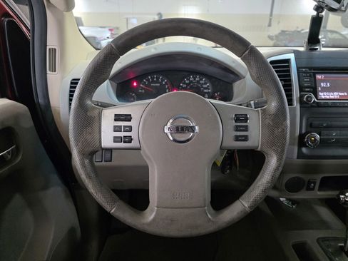 Used 2015 Nissan Frontier SV image 18