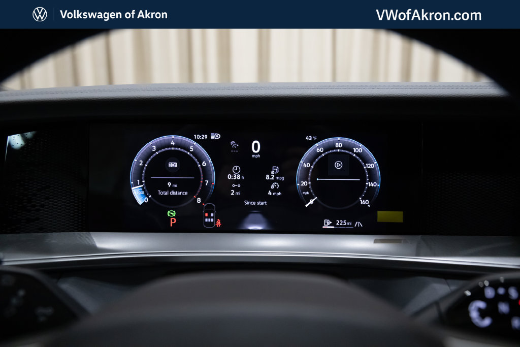 New 2026 Volkswagen Tiguan SE R-Line FWD image 17