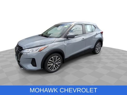 Used 2023 Nissan Kicks SV FWD image 4