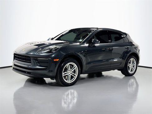 Used 2022 Porsche Macan image 3