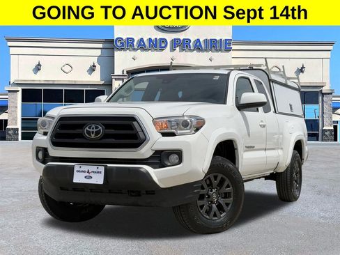 Used 2022 Toyota Tacoma SR5 RWD image 1