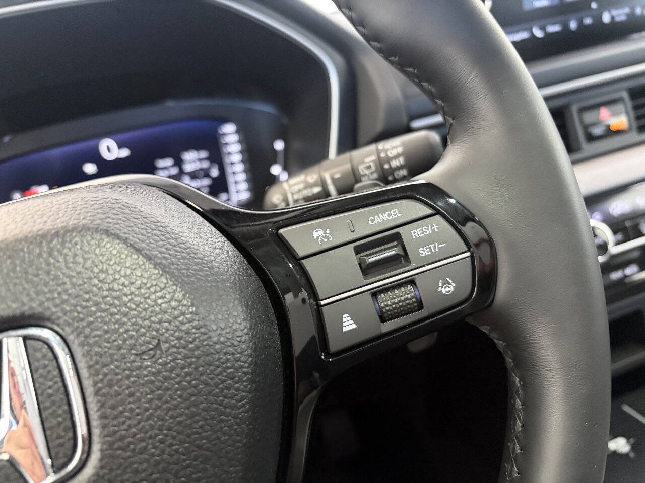 Used 2025 Honda Pilot Elite image 21