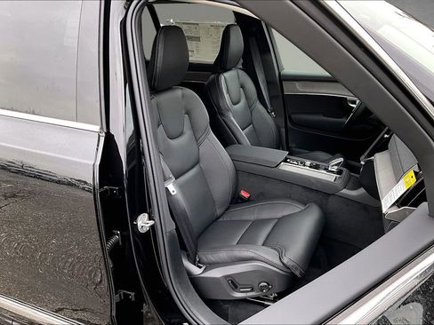 New 2026 Volvo XC90 T8 Ultra w/ Protection Package Premier AWD/4WD image 11