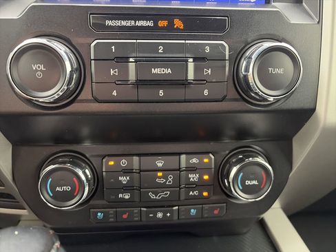 Used 2020 Ford F150 Lariat RWD image 27