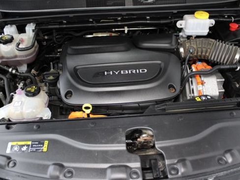 Used 2019 Chrysler Pacifica Touring-L w/ S Appearance Package FWD image 25