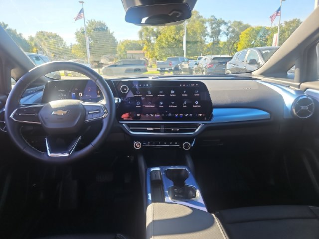 Used 2024 Chevrolet Equinox EV LT FWD image 12