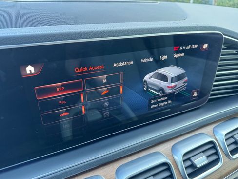 Used 2021 Mercedes-Benz GLS 580 4MATIC image 27