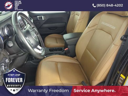 Used 2023 Jeep Wrangler Unlimited Rubicon 4xe w/ Cold Weather Group AWD/4WD image 11
