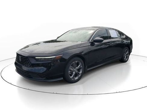 Certified 2023 Honda Accord EX image 3