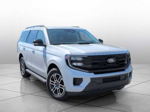New 2026 Ford Expedition Active RWD image 2