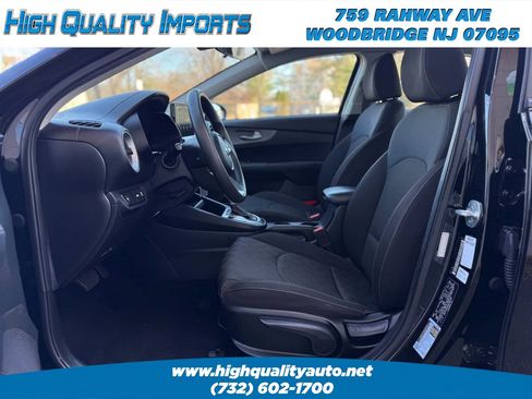 Used 2021 Kia Forte LXS image 12