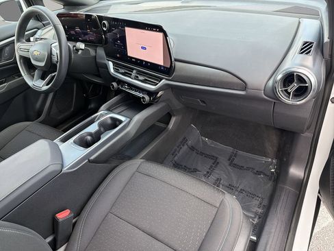 Used 2025 Chevrolet Equinox EV LT FWD image 11