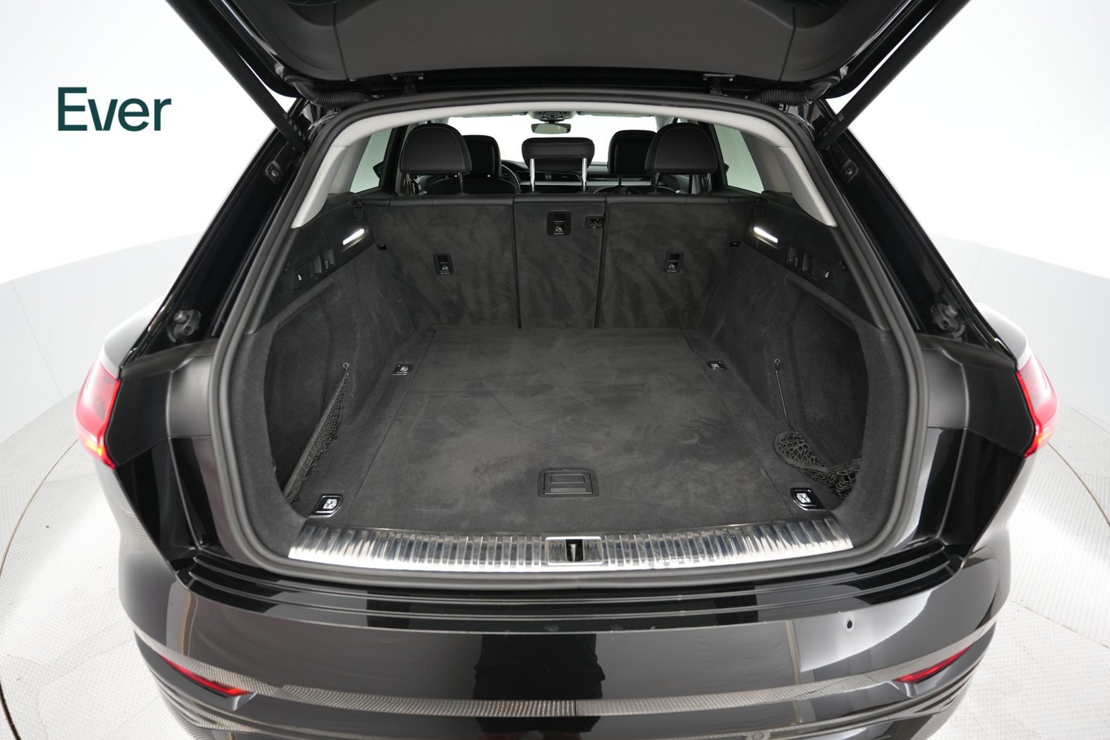 Used 2024 Audi Q8 e-tron Premium Plus AWD/4WD image 8