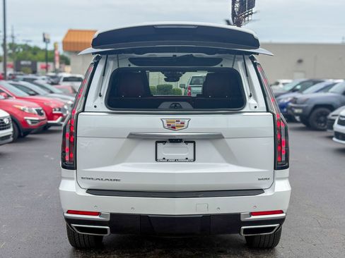 Used 2025 Cadillac Escalade Premium Luxury AWD/4WD image 45