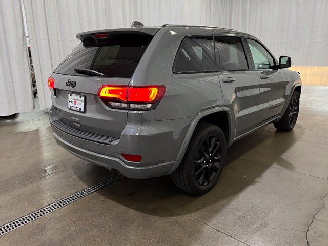 Used 2020 Jeep Grand Cherokee Altitude AWD/4WD image 5