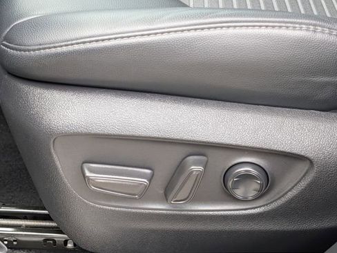 Used 2023 Toyota Highlander XSE image 26