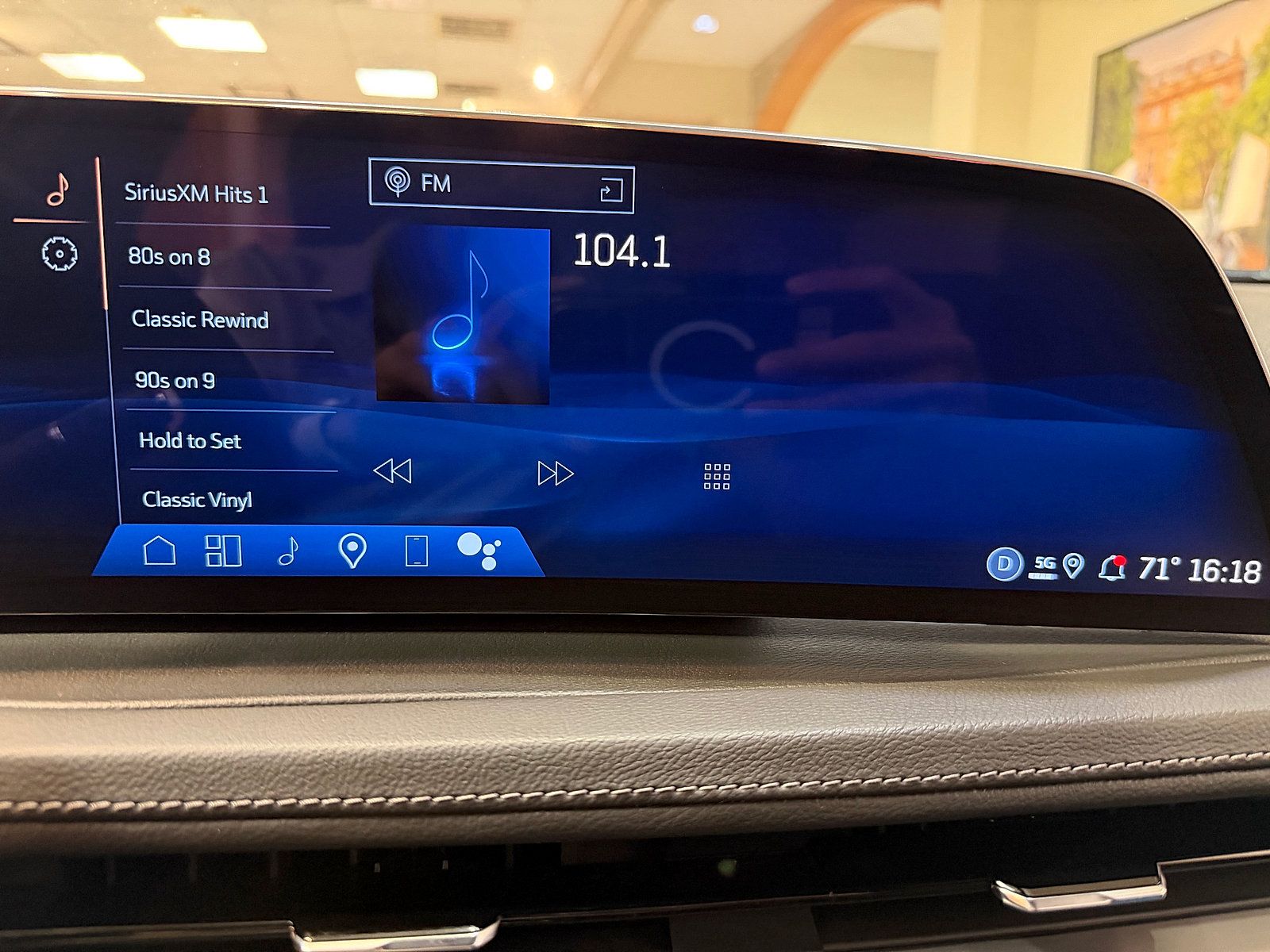 Used 2025 Cadillac XT4 Premium Luxury AWD/4WD image 19